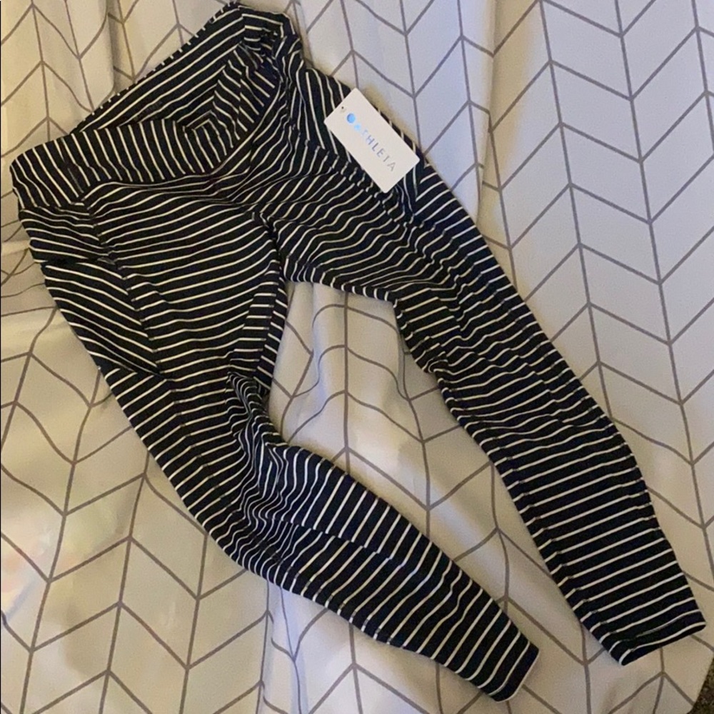 NWT Athleta Navy & White 7/8 Contender Tight XLT